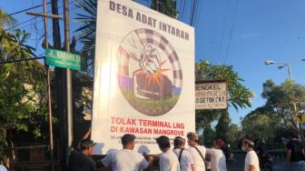 Warga Intaran Sanur Tuntut Gubernur Koster Tunjukkan Lokasi Terminal LNG yang Sesungguhnya