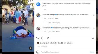 Kocak, Sujud Lama Pas Salat Idul Adha, 2 Pemuda Ini Diduga Ketiduran, Langsung Jadi Tontonan