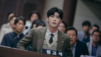 3 Fakta Karakter Lee Jong Suk di Drama Korea Big Mouth, Penipu Jenius!