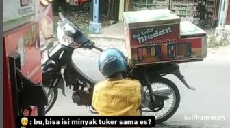 Dagangan Tidak Laku, Pedagang Es Loli ke SPBU: Bu, Bisa Bayar Bensin Pakai Es Tidak?