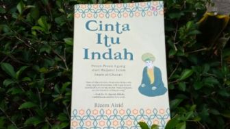 Upaya Mencari Sahabat Sejati dalam Buku Cinta Itu Indah