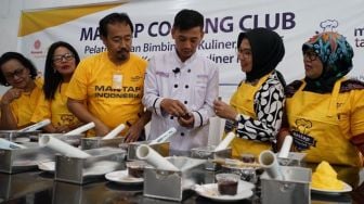 Bank Mantap Gelar Pelatihan Pembuatan Roti untuk Pensiunan