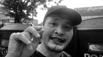 Mulut Berdarah dan Gigi Rontok, Nicho Silalahi Ngaku Dipukuli Polisi