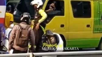 Brakk! Moge Patwal Paspampres Dan BM Polisi Tabrak Bus Di Tol Tegal Parang, Videonya Viral