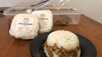 Rice Burger Rp 5 Ribuan Buatan Pasutri di Denpasar Ini Jadi Favorit Murid Hingga Pegawai