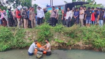 Geger Warga Rajeg Tangerang Temukan Mayat Bersama Sepeda Motor di Kali