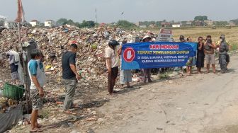 Heboh Sampah Menumpuk di TPS Sawahan Boyolali, Keluarkan Bau Menyengat, Warga Protes dan Bentangkan Spanduk Penolakan