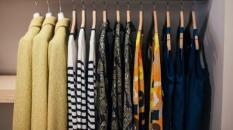 5 Rekomendasi Warna Baju yang Cocok untuk Kamu Pemilik Kulit Sawo Matang