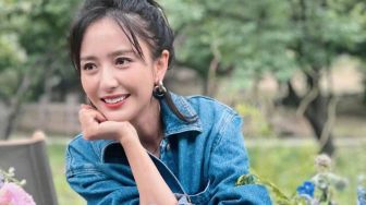 Kejutkan Publik, Tong Liya Hadiri Pemutaran Perdana Film sang Mantan Suami