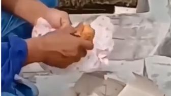 Video Viral Ayah Cuma Makan Nasi Putih saat Istirahat Kerja, Ayamnya Dimasukkan Tas Buat Anaknya