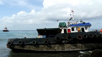 Kapal Tugboat Yang Kandas di Pesisir Karangasem Malah Tenggelam Saat Dievakuasi