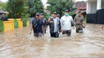 Waspada Cuaca Ekstrem, Kota Tangerang Dikepung Banjir Sejak Jumat Malam