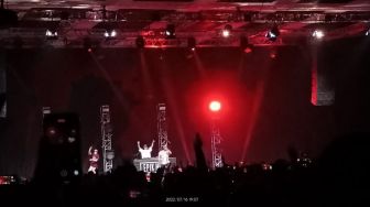 Tutup Konser, Epik High Beri Kenang-Kenangan buat Penggemar