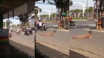 Diduga ODGJ di Batang, Perempuan Telanjang Terekam Tengkurap di Tengah Jalanan Lampu Merah