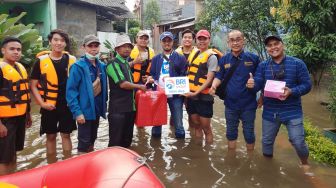 BRI Salurkan Bantuan ke Korban Banjir di Ciledug, Tangerang dan Garut