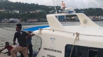 Ditumpangi Anggota DPRD dan 7 Orang Lainnya, Perahu Motor Milik DPR Papua Hilang Kontak di Perairan Kepulauan Yapen