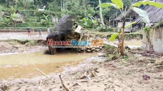 Kampung Naga Diterjang Banjir Bandang Hingga Ketinggian Tiga Meter