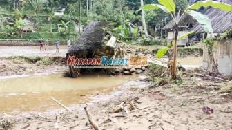 Kondisi Kampung Naga Tasikmalaya yang Porak Poranda Diterjang Banjir Bandang