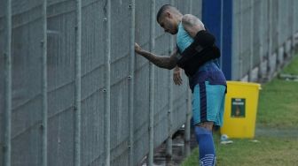 Pelatih Persib Minta Semua Pihak Dukung Ciro Alves agar Segera Pulih dari Cedera Bahu