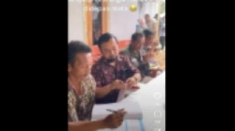 Viral, Amplop Langsung Dibuka di Hadapan Tamu Undangan Jadi Sorotan Publik