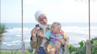 Lesti Kejora Bandingkan Hidupnya Dulu dengan Baby L Sekarang: Dulu Mah Bunda Adanya Empang