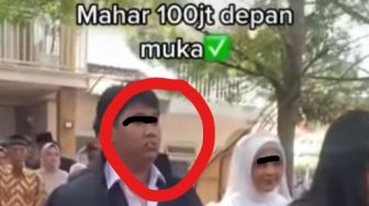 Viral, Momen Pengantin Pria Berikan Mahar Uang Gepokan Sampai Merokok di Acara Pernikahan, Kena Nyinyir Warganet