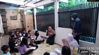 Kampung Inggris di Jalan Cikoko Mulai Aktif Lagi