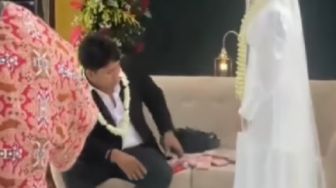 Viral Mempelai Pria Lempar Uang Mahar Rp 100 Juta ke Depan Calon Istri, Publik: Minimal Mau Nikah, Mandi Dulu