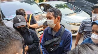 Firasat Keluarga Korban Kecelakaan Maut di Cibubur, Cium Tangan Ibu Sebelum Berangkat Kerja