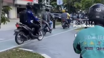 Warga Resah Pengendara Motor Nakal di Pontianak Gunakan Trotoar Jalan: Ditegur Malah Balik Marah