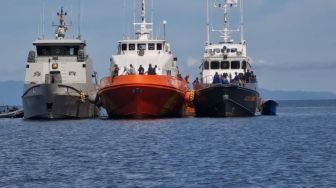 Maksimalkan Pencarian Korban KM Cahaya Arafah, Tim SAR Terjunkan 13 Armada