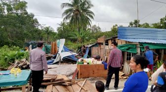 Belasan Rumah di Kabaputen Karimun Rusak Diterjang Angin Puting Beliung