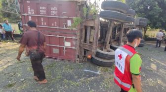Kecelakaan Maut di Jalan Lingkar Salatiga, Dua Pengendara  Motor Tewas Setelah Truk Terguling