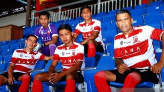 Amuk Madura United, Libas Barito Putera 8 Gol Tanpa Balas