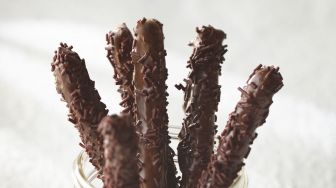 Resep Pretzel Cokelat Selai Kacang, Camilan Manis Teman Akhir Pekan