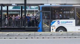 Transjakarta Mau Pasang CCTV Pendeteksi Wajah untuk Cegah Pelecehan di Dalam Bus