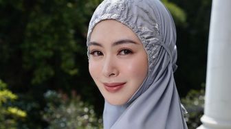 Pulang Dari Korea, Penampilan Ayana Moon Jadi Sorotan: Lepas Hijab