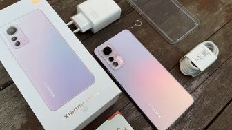 Review Xiaomi 12 Lite: Elegan dan Cantik