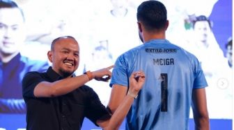 Arema FC Pensiunkan Nomor Punggung 1, Kurnia Meiga Doakan Singo Edan Juara Liga