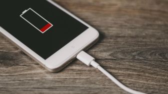 5 Kesalahan Saat Ngecas Handphone, Bikin Cepat Rusak