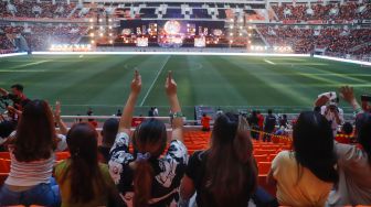 Suasana saat acara Grand Launching Jakarta International Stadium (JIS) di Tanjung Priok, Jakarta Utara, Minggu (24/7/2022). [Suara.com/Alfian Winanto]