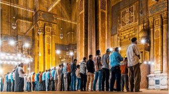 Bacaan Doa Iftitah, Lengkap dengan Keutamaan dan Syarat Sunnahnya