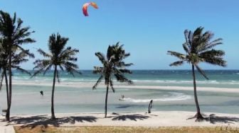 Lokasi Olahraga Kitesurfing Terbaik di Pantai Mallosoro Jeneponto Terancam Tutup