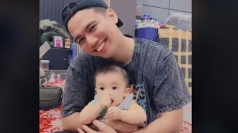 Heboh Kakak Fuji Pangku Anak Sule, Langsung Didoakan Berjodoh dengan Nathalie Holscher