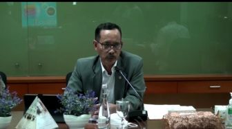 KY: Laporan Soal Batas Usia Cakada Masih Didalami Tim Waskim