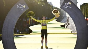 Jonas Vingegaard Juarai Tour de France 2022