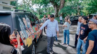 Bobby Nasution Suguhi Personel Slank Durian hingga Perlihatkan Mobil Dinas Mural