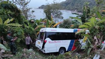 Bus Wisatawan Terguling di Tanjakan Dini Sukabumi, Satu Penumpang Meninggal Dunia, 2 Luka Berat