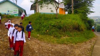 Terletak di Kaki Gunung Tangkuban Parahu, SD Negeri Ini Sudah Dua Tahun Tak Punya Siswa Baru