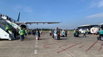 365 Jemaah Haji Kloter 1-BDJ Tiba di Bandara Syamsudin Noor